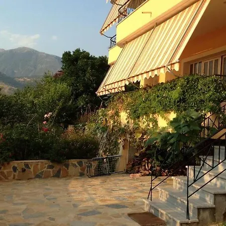 Διαμέρισμα Lina's *